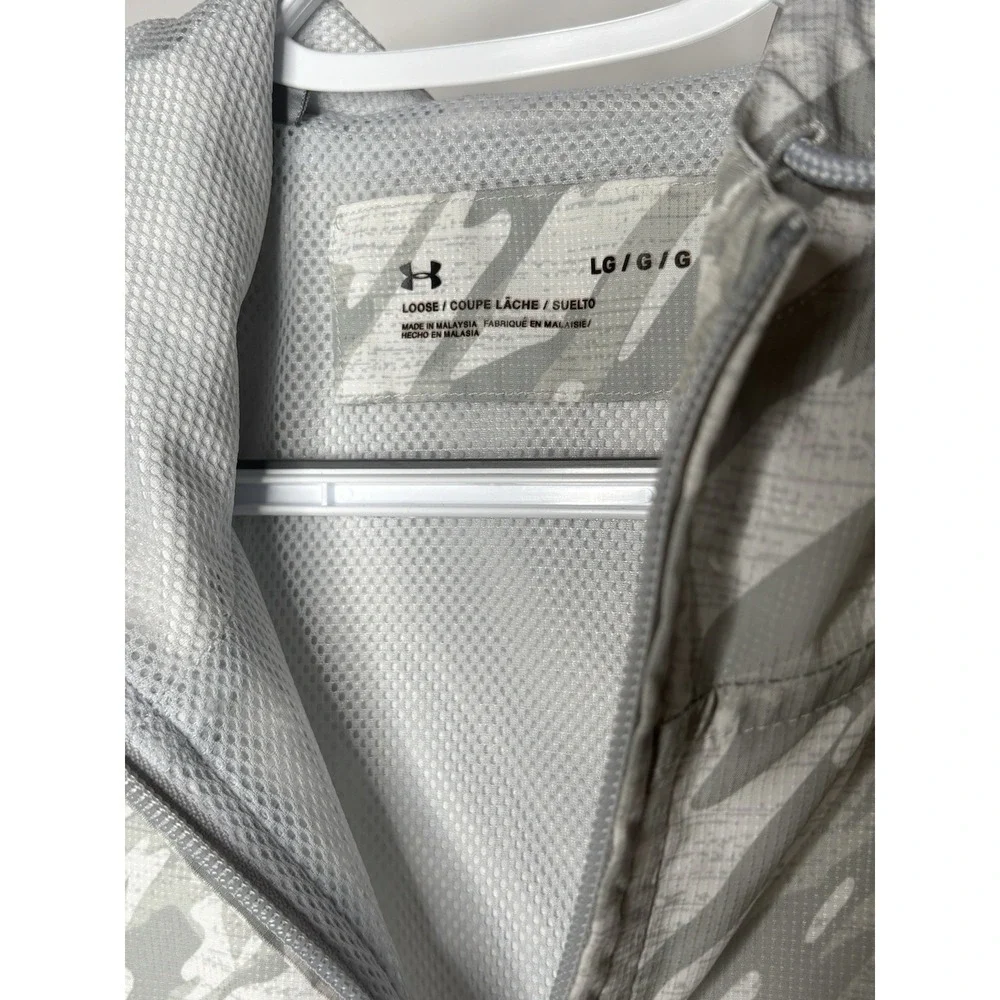 Under Armour Jacket Men's Large Quarter Zip Lightweight With Hood Half Gray Camo